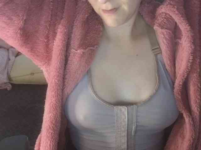 PassionateMommy webcam