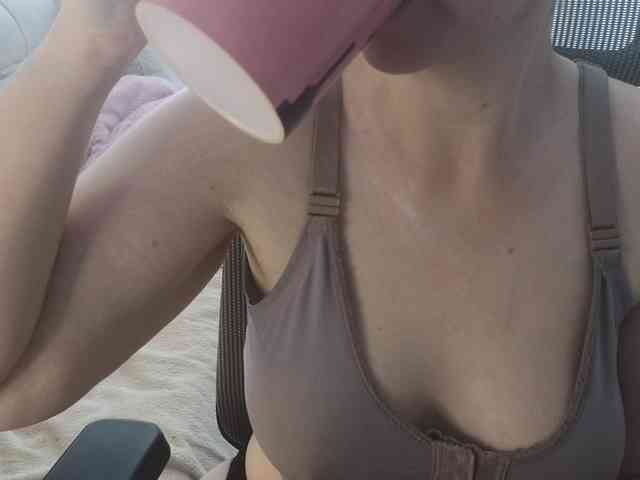 PassionateMommy webcam