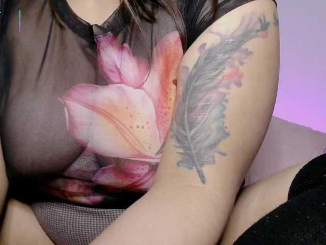 Julibd27's BongaCams show and profile