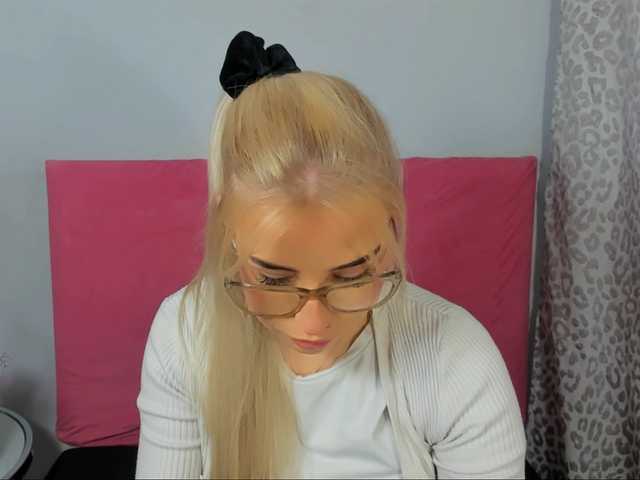 KristyQueen's BongaCams show and profile