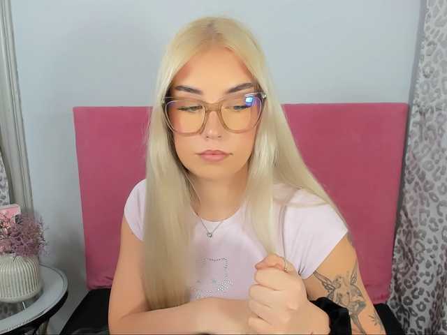 KristyQueen's BongaCams show and profile