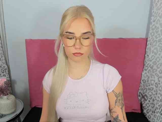 KristyQueen webcam
