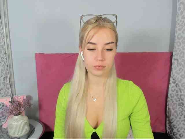 KristyQueen KristyQueen