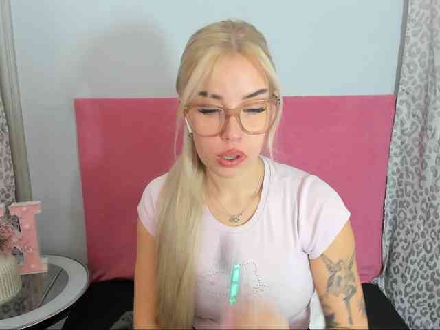 KristyQueen KristyQueen