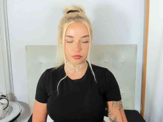 KristyQueen webcam