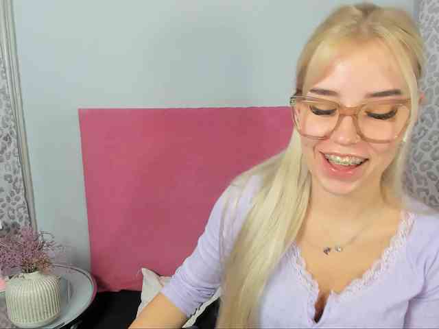 KristyQueen KristyQueen