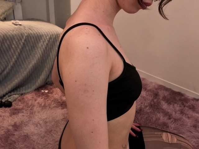 elfinvibes's BongaCams show and profile