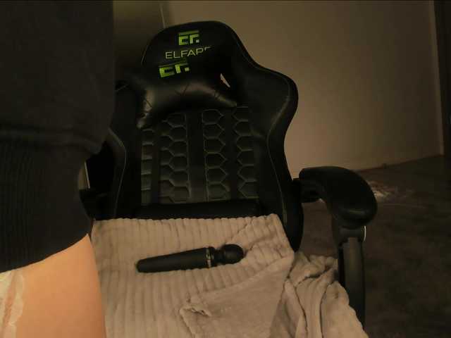 elfinvibes's BongaCams show and profile