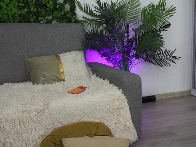 AmiraRoshen's BongaCams show and profile