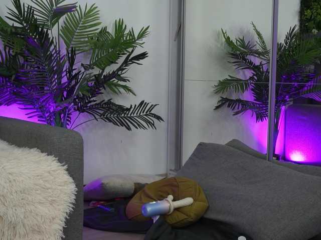 AmiraRoshen's BongaCams show and profile