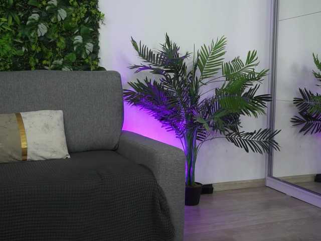 AmiraRoshen's BongaCams show and profile