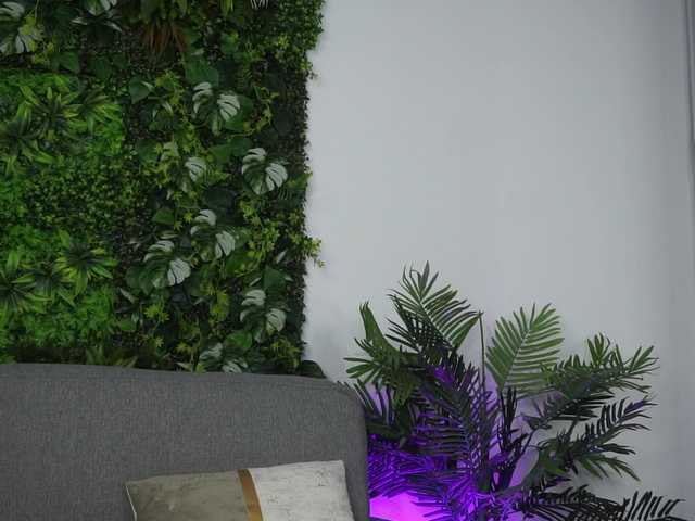 AmiraRoshen's BongaCams show and profile