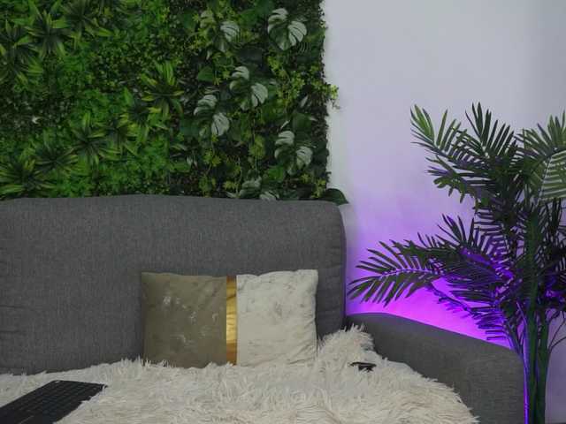 AmiraRoshen's BongaCams show and profile