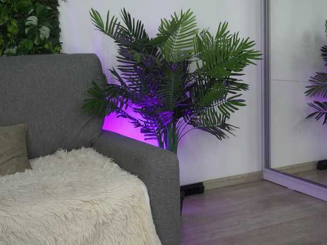 AmiraRoshen's BongaCams show and profile