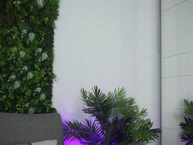 AmiraRoshen's BongaCams show and profile