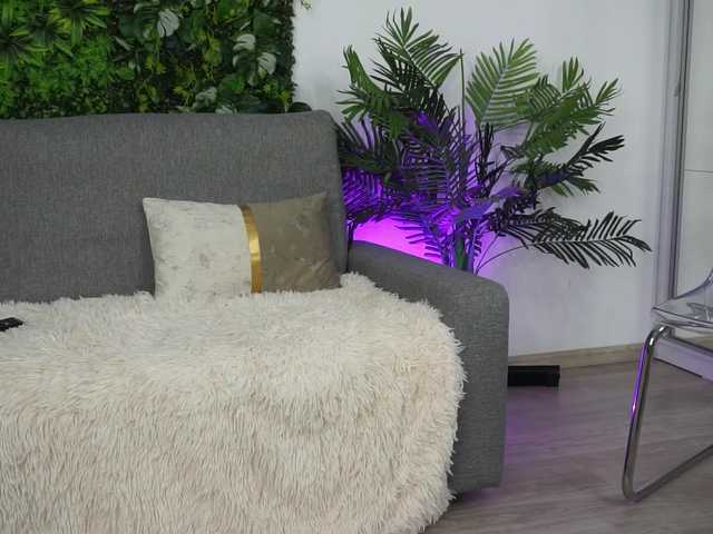 AmiraRoshen's BongaCams show and profile