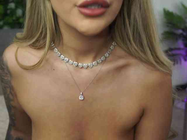 AmiraRoshen AmiraRoshen