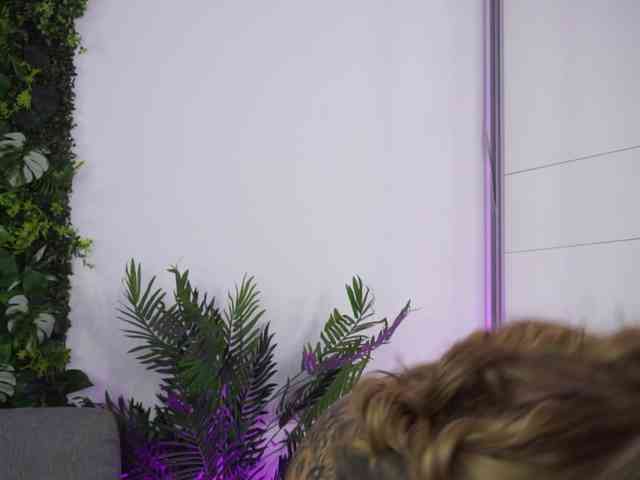 AmiraRoshen webcam