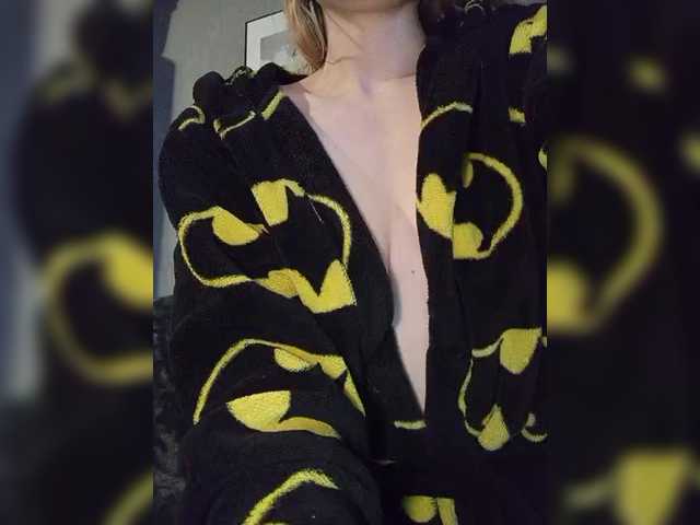 SexyBlondMia's BongaCams show and profile