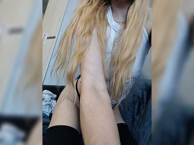 SexyBlondMia's BongaCams show and profile