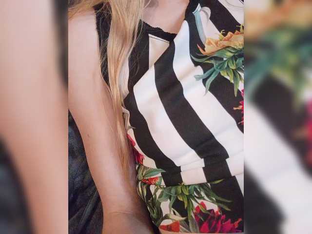 SexyBlondMia's BongaCams show and profile