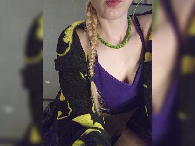 SexyBlondMia's BongaCams show and profile