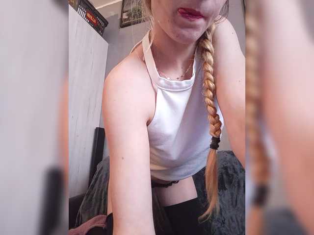 SexyBlondMia's BongaCams show and profile