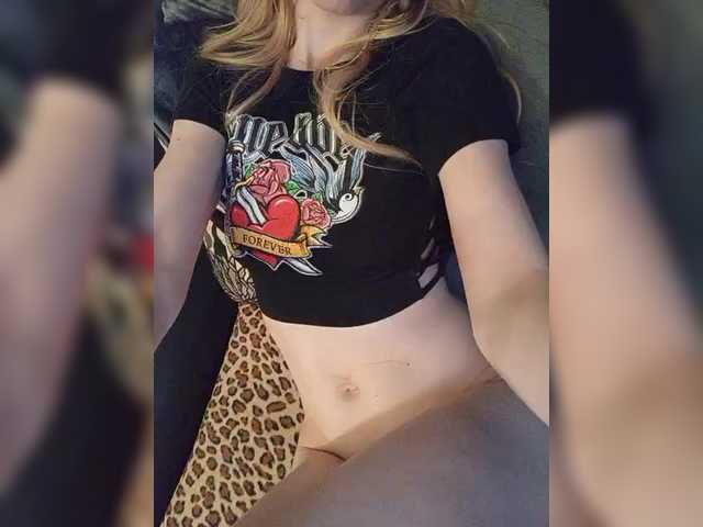 SexyBlondMia's BongaCams show and profile