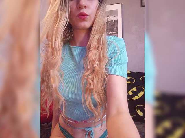 SexyBlondMia's BongaCams show and profile