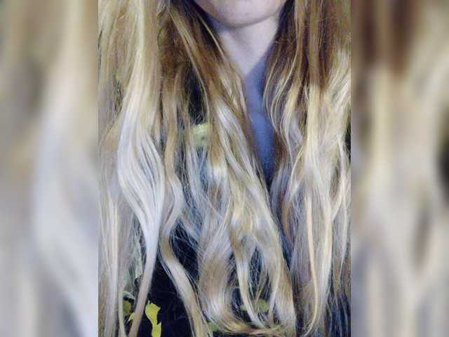 SexyBlondMia's BongaCams show and profile