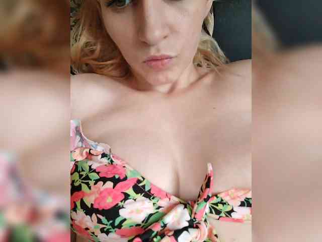 online chat room SexyBlondMia