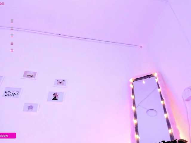  LiaTomson chat room