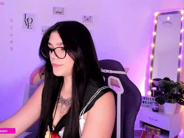  LiaTomson chat room