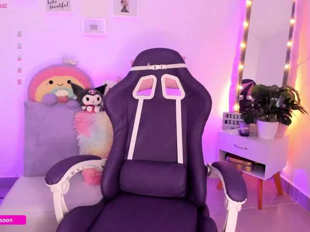  LiaTomson chat room