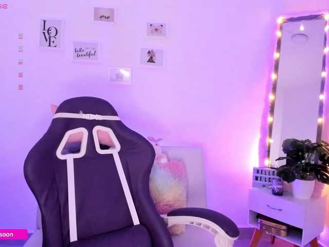  LiaTomson chat room