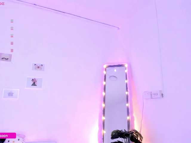  LiaTomson chat room