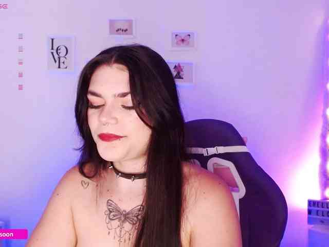 LiaTomson webcam