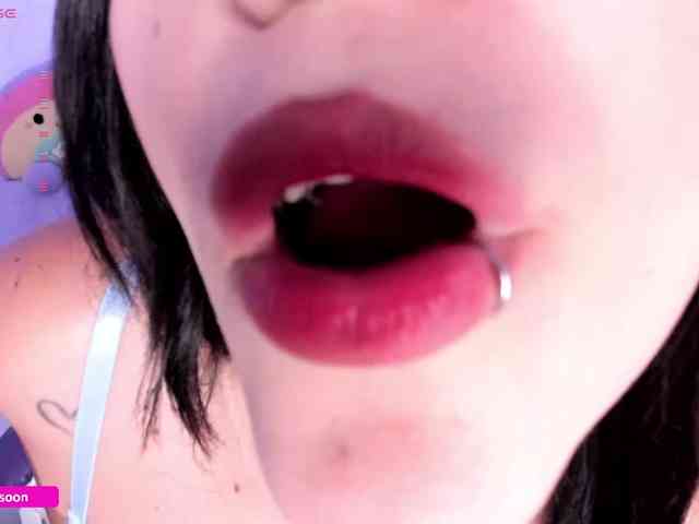 LiaTomson