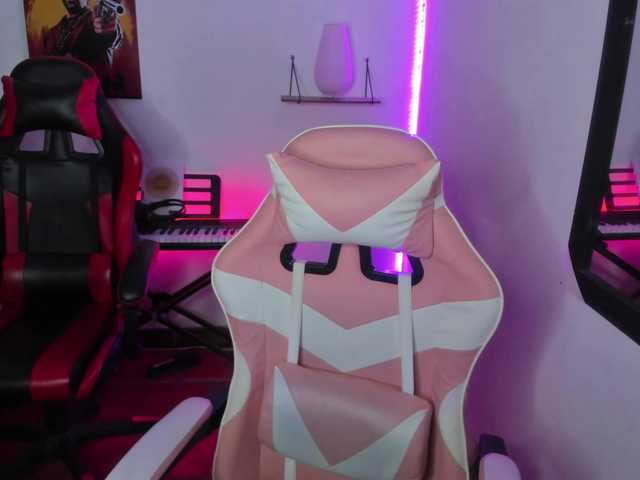 room-kitty's BongaCams show and profile