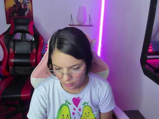 room-kitty's BongaCams show and profile