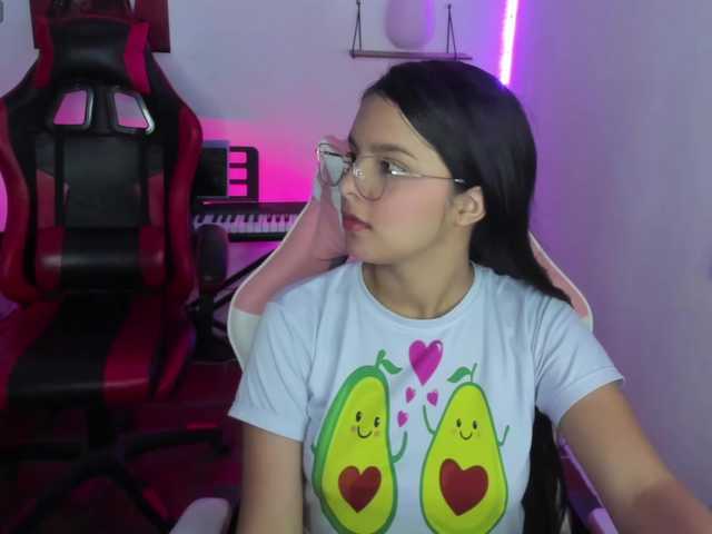 room-kitty's BongaCams show and profile