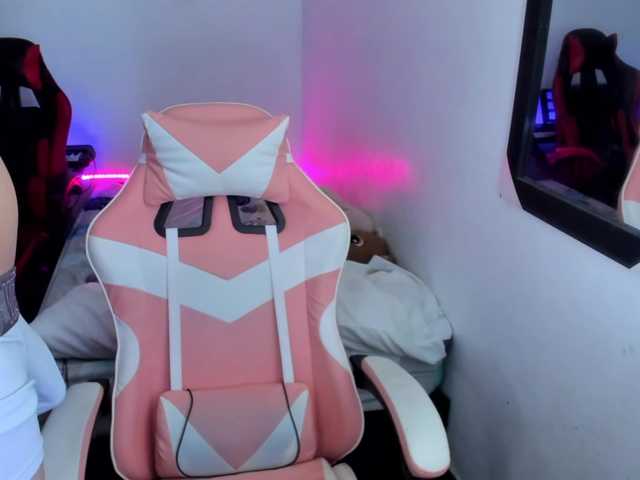 room-kitty's BongaCams show and profile