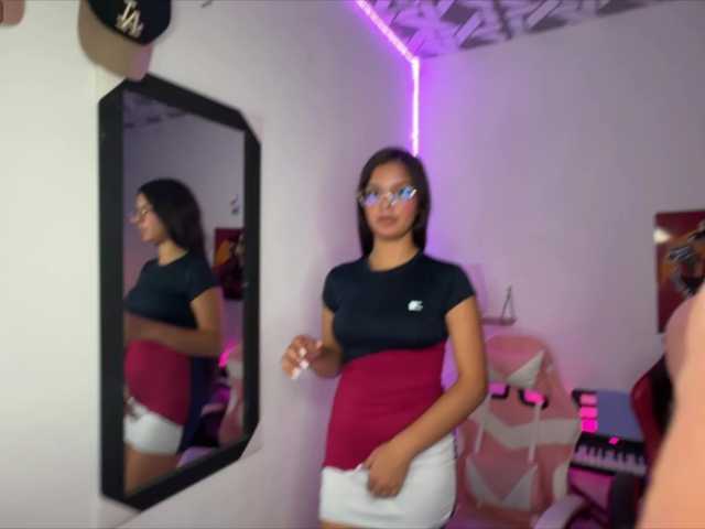 room-kitty's BongaCams show and profile