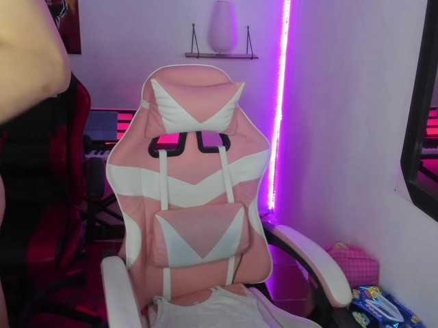 room-kitty's BongaCams show and profile