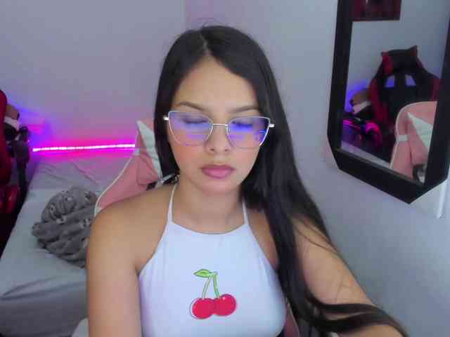 room-kitty room-kitty