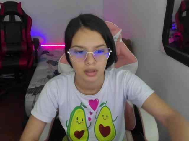 room-kitty room-kitty