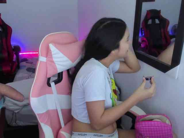 room-kitty room-kitty