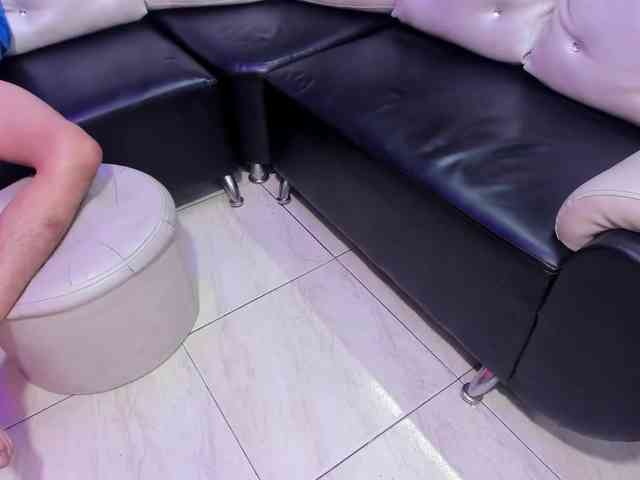 room-kitty webcam