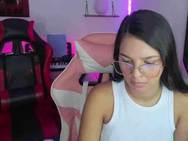 room-kitty room-kitty