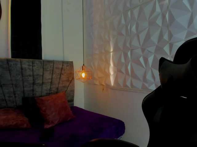 April-sc webcam bongacams model stream image